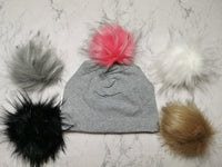 Tuque gris pâle, *pompons vendus séparément*