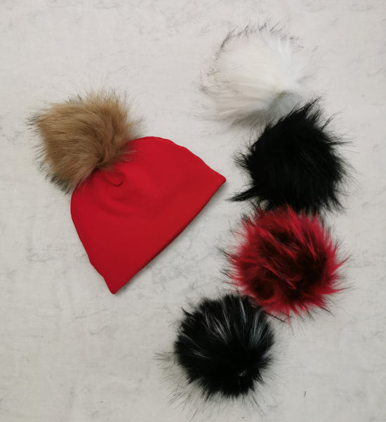 Tuque rouge , *pompons vendus séparément*