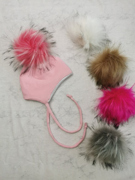 Tuque oreilles-cordon rose pâle , *pompons vendus séparément*