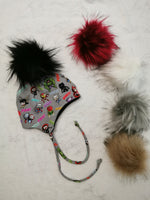 Tuque oreilles-cordon héros et héroines , *pompons vendus séparément*