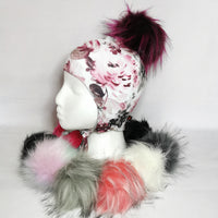 Tuque oreilles-cordon fleurs roses et grises, *pompons vendus séparément*