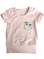 T-shirt évolutif rose à poche oiseaux et abeilles sur fleurs