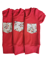 T-shirt évolutif rose à poche petits bouquets de fleurs