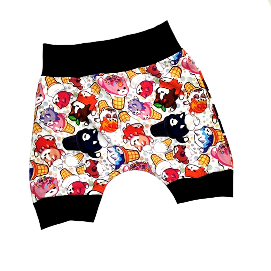 Short, culotte courte demi-taille chat-cornet