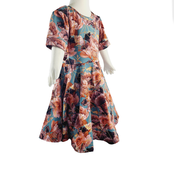 Robe fleurs géométriques fond bleu